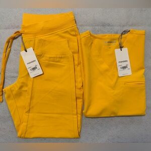 Mandala scrubs in color Daffodil